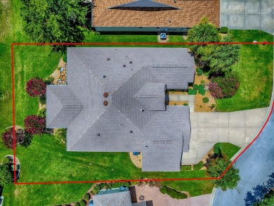 Stunning & Well Maintained 3/2 Live Oak (Lantana) Designer on a on The Links of Spruce Creek in Florida - for sale on GolfHomes.com, golf home, golf lot