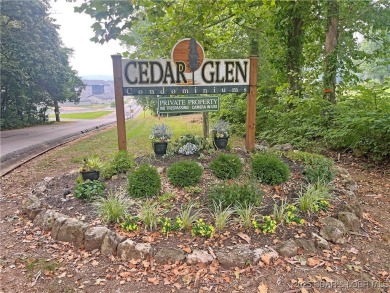 Come check out this spacious 3 bed, 2 bath lakefront condo at on Lake Valley Country Club in Missouri - for sale on GolfHomes.com, golf home, golf lot