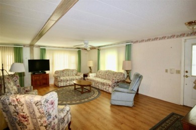 **ENORMOUS LIVING SPACE IN GOLDEN GATE** Enjoy one of the on Mainlands Golf Club in Florida - for sale on GolfHomes.com, golf home, golf lot