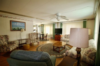 **ENORMOUS LIVING SPACE IN GOLDEN GATE** Enjoy one of the on Mainlands Golf Club in Florida - for sale on GolfHomes.com, golf home, golf lot