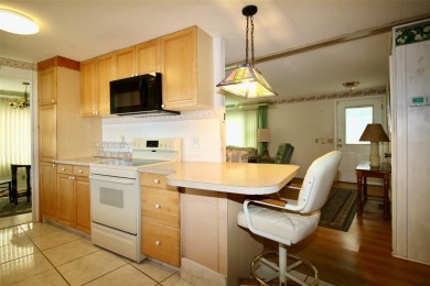 **ENORMOUS LIVING SPACE IN GOLDEN GATE** Enjoy one of the on Mainlands Golf Club in Florida - for sale on GolfHomes.com, golf home, golf lot