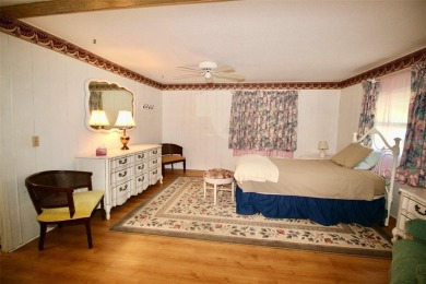 **ENORMOUS LIVING SPACE IN GOLDEN GATE** Enjoy one of the on Mainlands Golf Club in Florida - for sale on GolfHomes.com, golf home, golf lot