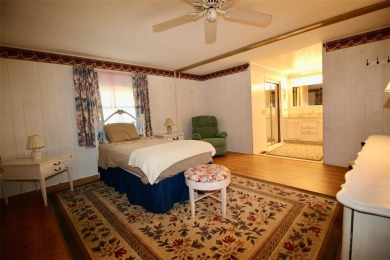 **ENORMOUS LIVING SPACE IN GOLDEN GATE** Enjoy one of the on Mainlands Golf Club in Florida - for sale on GolfHomes.com, golf home, golf lot