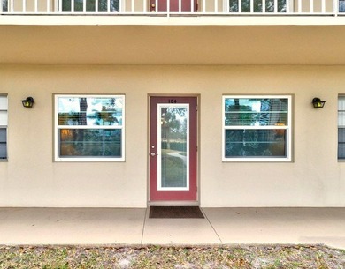 This fully furnished Vista Gardens condo is move-in ready! on Vero Beach South Golf Course in Florida - for sale on GolfHomes.com, golf home, golf lot