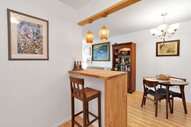 This fully furnished Vista Gardens condo is move-in ready! on Vero Beach South Golf Course in Florida - for sale on GolfHomes.com, golf home, golf lot