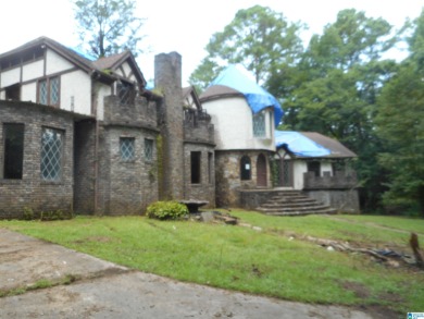 Come see this 5 Bed / 3 Bath Castle, on a Large Estate Lot on Cumberland Lake Country Club in Alabama - for sale on GolfHomes.com, golf home, golf lot