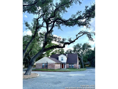 Location, location, location!! Cozy and ready to move in house on Oak Hills Country Club in Texas - for sale on GolfHomes.com, golf home, golf lot