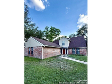 Location, location, location!! Cozy and ready to move in house on Oak Hills Country Club in Texas - for sale on GolfHomes.com, golf home, golf lot