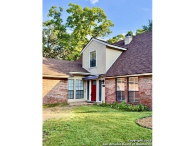 Location, location, location!! Cozy and ready to move in house on Oak Hills Country Club in Texas - for sale on GolfHomes.com, golf home, golf lot