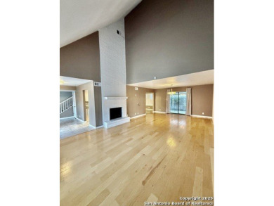 Location, location, location!! Cozy and ready to move in house on Oak Hills Country Club in Texas - for sale on GolfHomes.com, golf home, golf lot
