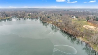 Looking for a  2/3 Bed 2.5 Bath 1 1/2 Story End Unit? This is on Beacon Hill Golf Club in Michigan - for sale on GolfHomes.com, golf home, golf lot