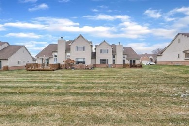 Looking for a  2/3 Bed 2.5 Bath 1 1/2 Story End Unit? This is on Beacon Hill Golf Club in Michigan - for sale on GolfHomes.com, golf home, golf lot