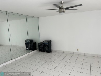 ELEGANT 2/2 APARTMENT AT DESIRABLE KINGS POINT WITH SPECTACULAR on Kings Point Golf - Executive in Florida - for sale on GolfHomes.com, golf home, golf lot