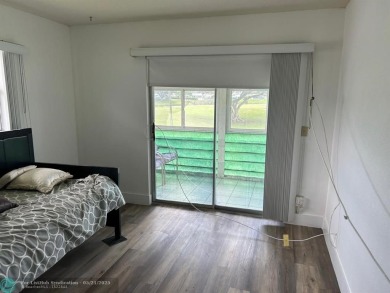 ELEGANT 2/2 APARTMENT AT DESIRABLE KINGS POINT WITH SPECTACULAR on Kings Point Golf - Executive in Florida - for sale on GolfHomes.com, golf home, golf lot