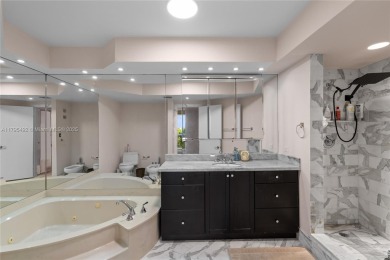 Remodeled 2 bedroom in the heart of Aventura. Double door foyer on Turnberry Isle Resort and Club in Florida - for sale on GolfHomes.com, golf home, golf lot