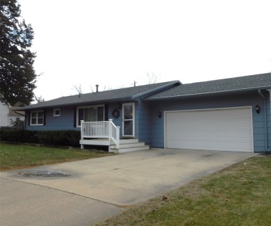 Classic Ranch home ready for a new owner. Home features spacious on Gateway Recreation Inc in Iowa - for sale on GolfHomes.com, golf home, golf lot