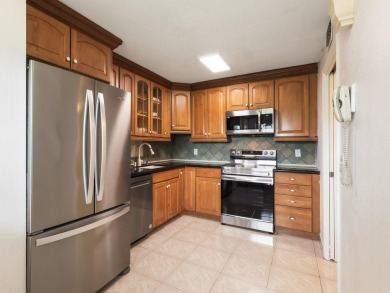 LIVE WHERE YOU PLAY~Beautiful 2/2 condo is your perfect retreat on Palm-Aire Country Club and Resort - The Oaks in Florida - for sale on GolfHomes.com, golf home, golf lot