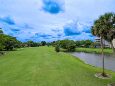 LIVE WHERE YOU PLAY~Beautiful 2/2 condo is your perfect retreat on Palm-Aire Country Club and Resort - The Oaks in Florida - for sale on GolfHomes.com, golf home, golf lot