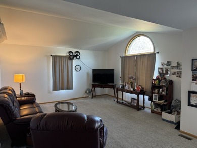 RARE OPPORTUNITY TO OWN THIS AWESOME RANCH TOWN HOME LOCATED IN on Balmoral Woods Golf Club in Illinois - for sale on GolfHomes.com, golf home, golf lot