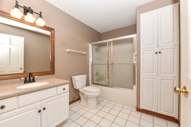 DELAVAN 3 BEDROOM, 2 FULL BATH, UPPER UNIT CONDOMINIUM with GOLF on Delbrook Golf Course in Wisconsin - for sale on GolfHomes.com, golf home, golf lot