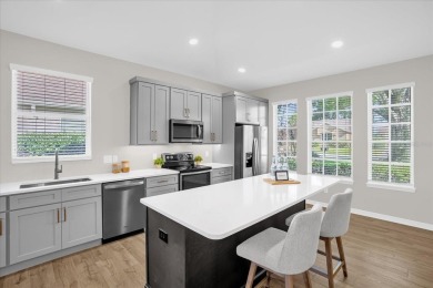 Under contract-accepting backup offers. NEW PRICE!! A couple on Country Club of Mount Dora in Florida - for sale on GolfHomes.com, golf home, golf lot