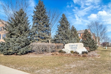 Beautiful open concept floor plan with soaring high ceilings on Villa Olivia Country Club in Illinois - for sale on GolfHomes.com, golf home, golf lot