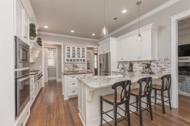 Like new custom home located in a private cul-de-sac in The on Reynolds Lake Oconee - The Landing in Georgia - for sale on GolfHomes.com, golf home, golf lot