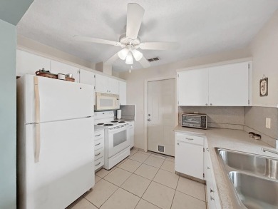 Welcome to your sunny Florida retreat! This charming, move-in on Mainlands Golf Club in Florida - for sale on GolfHomes.com, golf home, golf lot