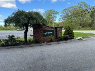 Come see this spacious 1300 square feet condo in the much on Eastwood Country Club in Connecticut - for sale on GolfHomes.com, golf home, golf lot