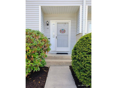 Come see this spacious 1300 square feet condo in the much on Eastwood Country Club in Connecticut - for sale on GolfHomes.com, golf home, golf lot