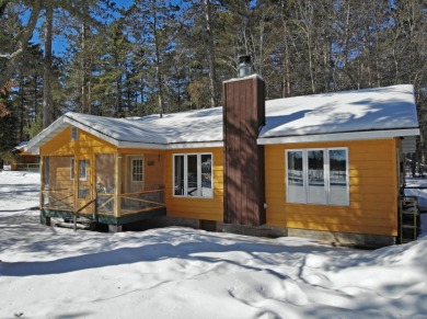 This spacious 4 bedroom/2 bath cottage offers a nice big kitchen on  in Wisconsin - for sale on GolfHomes.com, golf home, golf lot