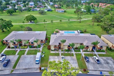 Welcome to this stunning 2-bedroom, 2.5-bathroom townhouse condo on Sun n Lake Golf and Country Club in Florida - for sale on GolfHomes.com, golf home, golf lot