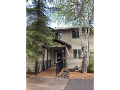 Beautifully furnished 3-bedroom townhouse at the Running Y on Running Y Ranch Resort in Oregon - for sale on GolfHomes.com, golf home, golf lot