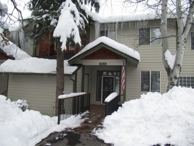 Beautifully furnished 3-bedroom townhouse at the Running Y on Running Y Ranch Resort in Oregon - for sale on GolfHomes.com, golf home, golf lot