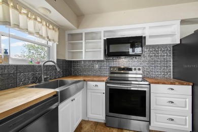Adorable MOVE-IN READY 2-bedroom, 2-bathroom home with a POND on North Lakes Golf Course in Florida - for sale on GolfHomes.com, golf home, golf lot