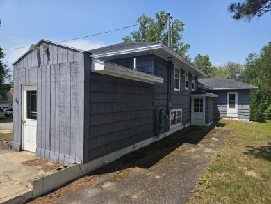 Beautiful three bedroom three bath Contemporary Style on Hillcrest Golf Club in Maine - for sale on GolfHomes.com, golf home, golf lot