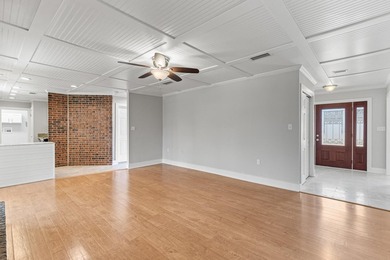 ONE TO SEE! STYLISH WELL MAINTAINED, FRESHLY PAINTED, ALL BRICK on Fort Walton Beach Golf Course in Florida - for sale on GolfHomes.com, golf home, golf lot