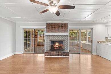 ONE TO SEE! STYLISH WELL MAINTAINED, FRESHLY PAINTED, ALL BRICK on Fort Walton Beach Golf Course in Florida - for sale on GolfHomes.com, golf home, golf lot