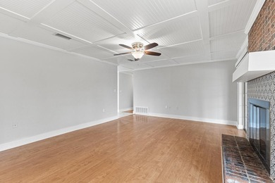 ONE TO SEE! STYLISH WELL MAINTAINED, FRESHLY PAINTED, ALL BRICK on Fort Walton Beach Golf Course in Florida - for sale on GolfHomes.com, golf home, golf lot