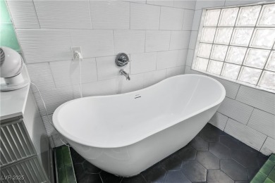 Popular one story home in the NW -- 3 BR, 2 BA, 2-car garage on Durango Hills Golf Club in Nevada - for sale on GolfHomes.com, golf home, golf lot