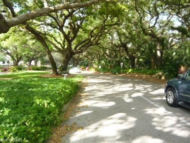 First floor 2-bed, 2-bath condo located in a beautiful 18 hole on Villages of Country Creek Golf Course in Florida - for sale on GolfHomes.com, golf home, golf lot