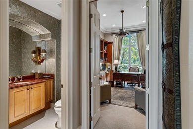 Under contract-accepting backup offers. Set an appointment to on The Oaks Club in Florida - for sale on GolfHomes.com, golf home, golf lot