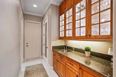 Under contract-accepting backup offers. Set an appointment to on The Oaks Club in Florida - for sale on GolfHomes.com, golf home, golf lot