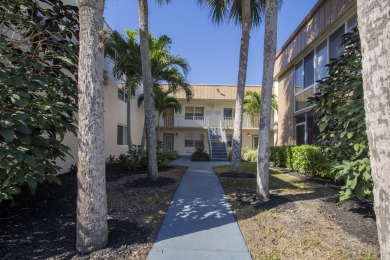 Amazing opportunity to own an underpriced condo in the vibrant on Kings Point Golf -Flanders Way in Florida - for sale on GolfHomes.com, golf home, golf lot