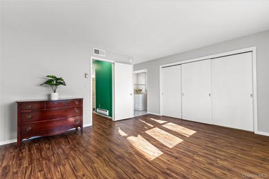 Welcome to the country club lifestyle at Heritage Hills! This on Somers Pointe Golf Club - West Hill in New York - for sale on GolfHomes.com, golf home, golf lot