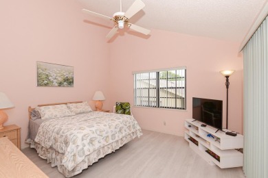 Located in the desirable Jamestown at Heritage Ridge, this on Heritage Ridge Golf Club in Florida - for sale on GolfHomes.com, golf home, golf lot