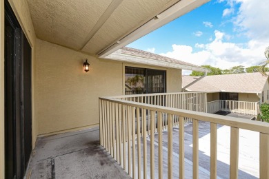 Located in the desirable Jamestown at Heritage Ridge, this on Heritage Ridge Golf Club in Florida - for sale on GolfHomes.com, golf home, golf lot