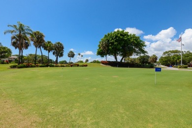 Located in the desirable Jamestown at Heritage Ridge, this on Heritage Ridge Golf Club in Florida - for sale on GolfHomes.com, golf home, golf lot
