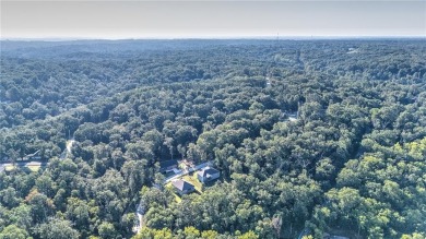 Welcome Home to 17 Hillington Circle. This like-new one story on Bella Vista Country Club - Berksdale in Arkansas - for sale on GolfHomes.com, golf home, golf lot