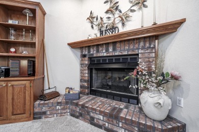 Welcome to this exceptionally well-maintained 3 bed 2.5  bath on Ponce De Leon Golf Course in Arkansas - for sale on GolfHomes.com, golf home, golf lot